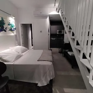 https://costa-modern-y-luxury.hotelsinnerja.org
