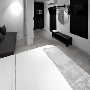 https://alcazaba-modern-y-luxury.hotelsinnerja.org